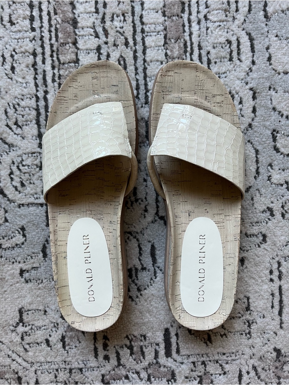 Donald Pliner Fifi Croc Embossed Slide Sandals in Foam Taupe Size 9